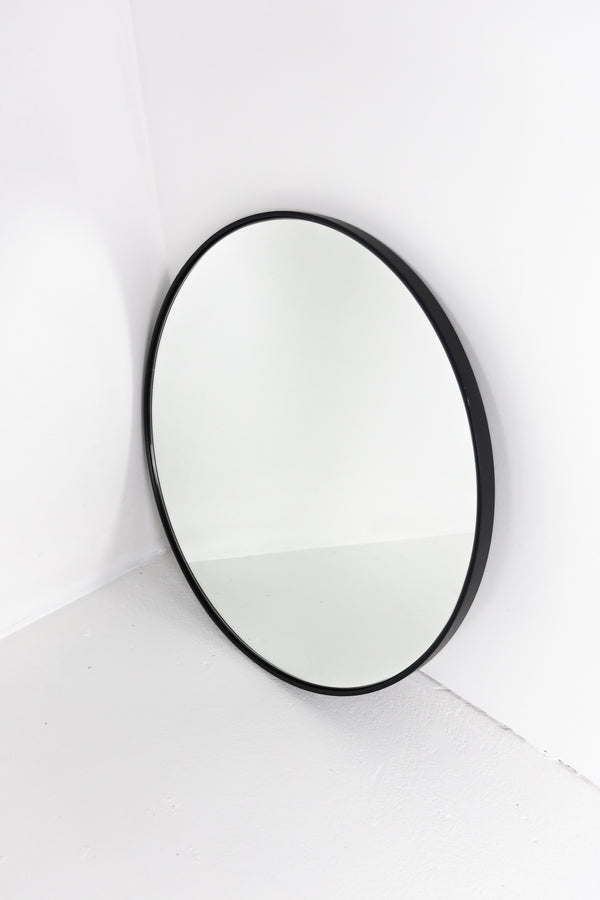 Round mirror black steel frame - The Framing Project